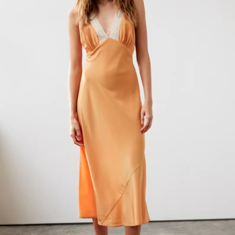 Wilfred le fou Adelphi dress